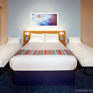 Travelodge Airport *** London